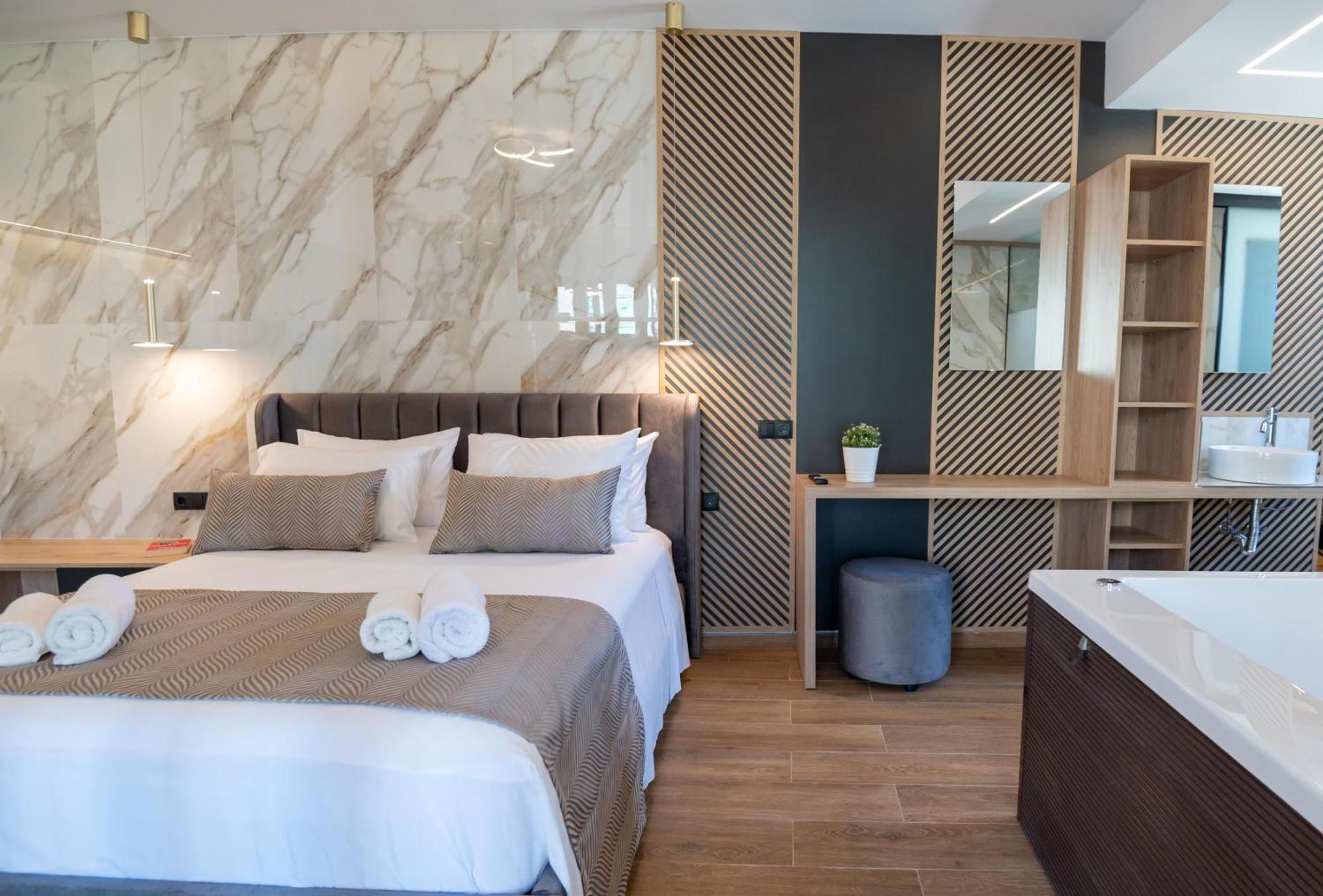 John & Mary Suites Ретимно Екстериор снимка